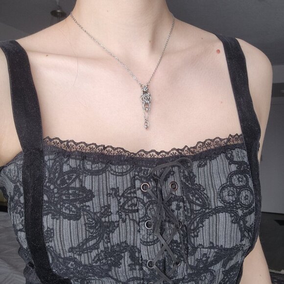 Vintage Victorian Gothic long silver pendant on a small chain necklace - Picture 8 of 10